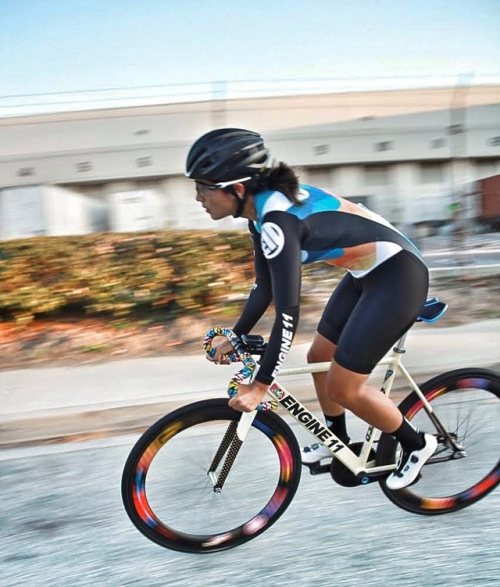 fixiegirls: Repost: @fixedgearfridays @endorphingirl @engine11women www.instagram.com/p/B1o9