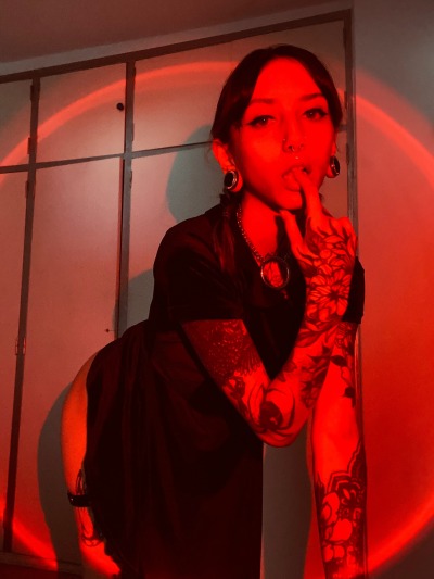 alphafemvle:Serving slutty Wednesday Addams 🔪🩸more of me here 🖤 | twitter | back up