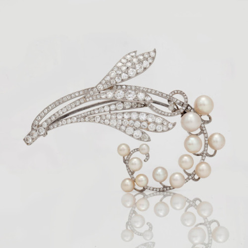 A TIARA/BROOCH SET WITH OLD CUT DIAMONDS AND POSSIBLY CULTURED PEARLS, WITH NOBLE PROVENANCE.“The ti