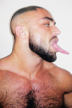 Je Ne Suis Pas François Sagat