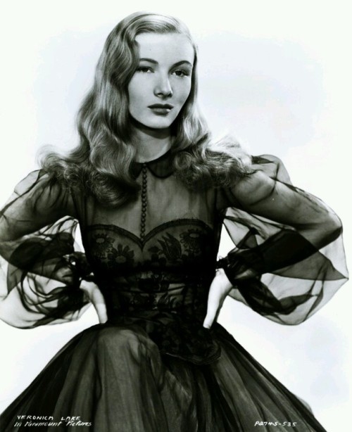 fashionologyextraordinaire: Veronica Lake as Jennifer in I Married A Witch (1942). Costume design by