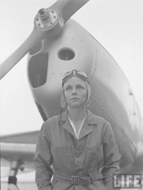 electronicsquid: Aviatrix with a ferrying squadron (Marie Hansen. 1942)