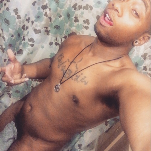 ohsocurious1:  you-kingrosei-fan:  Łę Kįñg👑   Le Gorgeous 