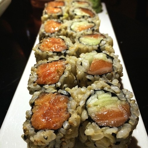 idreamofsushi: Spicy Salmon and Salmon Cucumber Rolls posted by onemoredish.