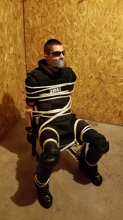 theuajock: One SWAT guy was not enough to capture this fugitive. Time for this pig to get a “prison” treatment. Oink oink piggy cop…