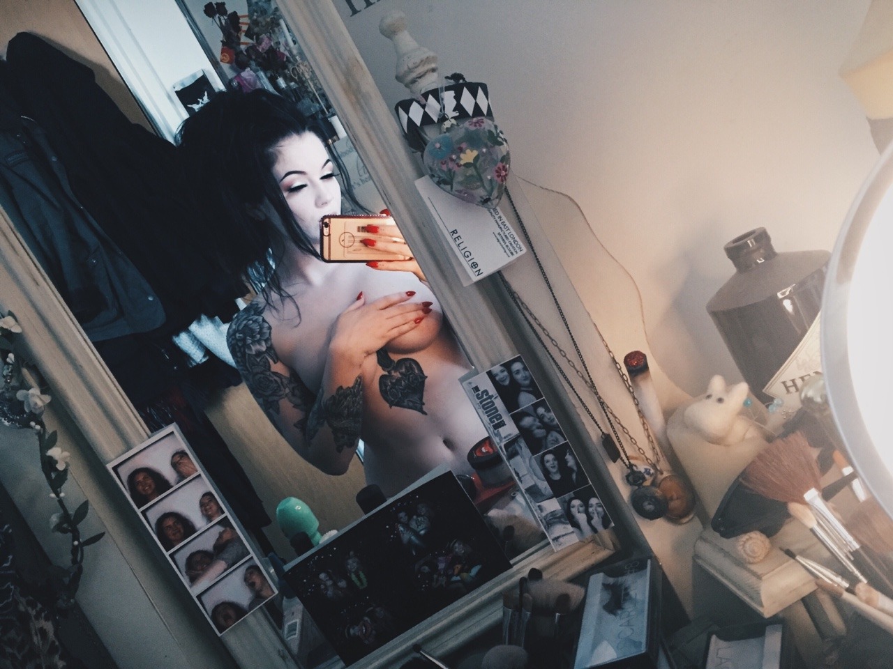 euthoriadahlia:  I like getting ready naked 🙎🏻