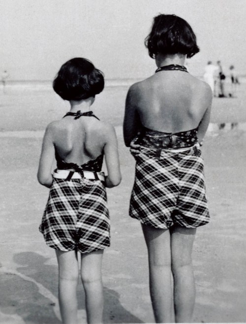 Anne Frank with her sister Margot circa 1936Anne Frank and Family Exhibition / © Anne Frank Trust