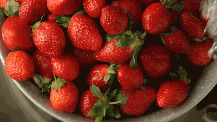 freshcravings:  #Strawberry season has arrived.