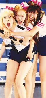 seo-mate:  seohyun’s warm hugs // requested by seotaku 