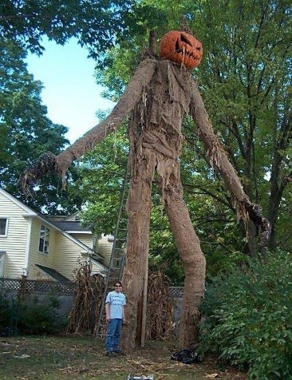 buzzfeed:  Just some casual halloween decorations.  