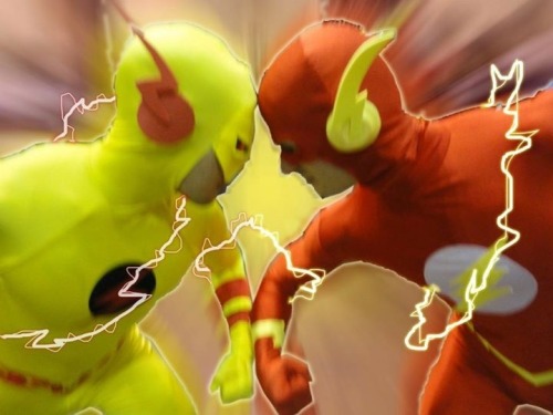 gaycomicgeek:  I haven’t posted many pics of one of the few villains I’ve costumed as. Here’s- Reverse Flash or Justice Lords Flash.   www.gaycomicgeek.com