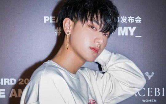 Former EXO member Tao allegedly had to cancel his concert due to low ticket sales after publicly confessing his love to Xu Yiyang