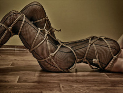 ludvigrigger:    Hishi improvising  Model: Passion La Belle,  Ropes: Ludvig Rigger 
