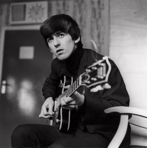 77 éve született George Harrison angol zenész, a Beatles egyik tagja #multkor #history
https://www.instagram.com/p/B8_0rQ6hSmv/?igshid=40btdzefpohs