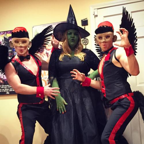 dailychriscolfer: axemefink: Fly, my pretties, fly!!! #MonkeySeeMonkeyDont #Squad @hrhchriscolfer @c