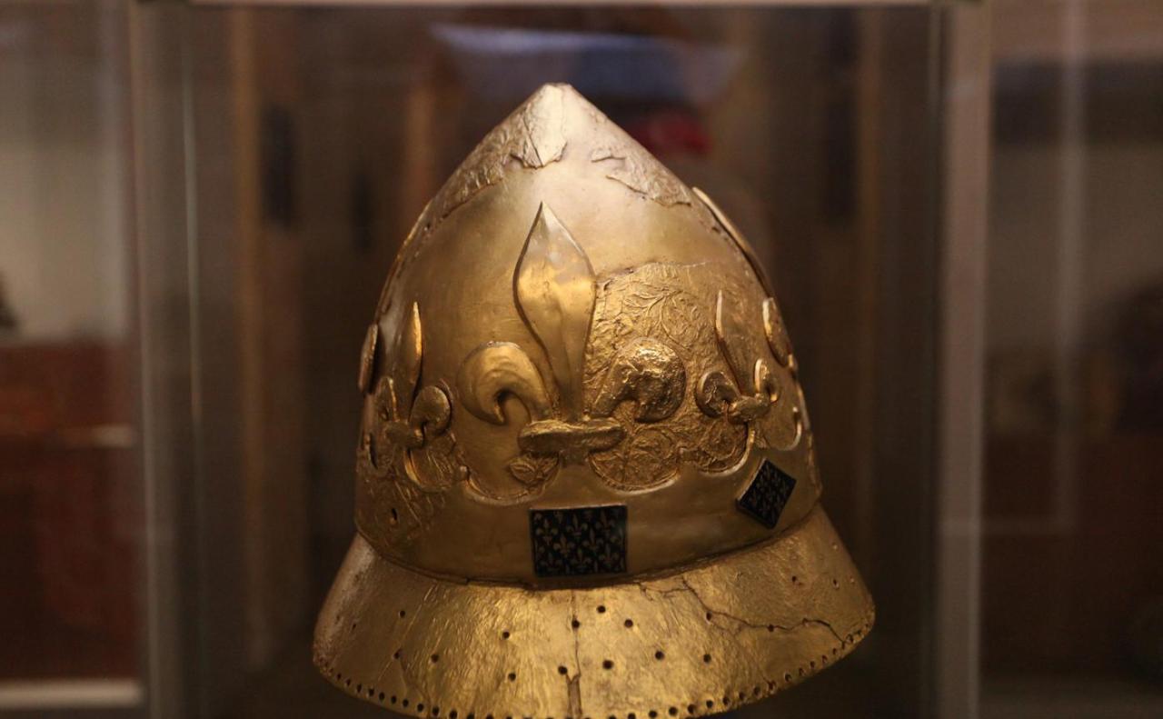 coolartefact:  Golden helmet of the French King Charles VI, found into a pit during