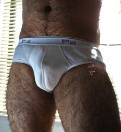 hairymacho:  http://hairymacho.tumblr.com/