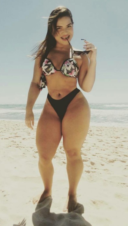 exxxoticwomen:Natural thick brazilian