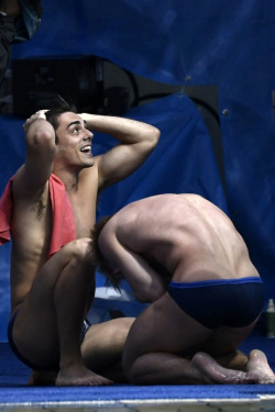 somersault-into-my-heart:  Chris &amp; Jack’s reactions to winning an Olympic gold medal in 3m synchro. 
