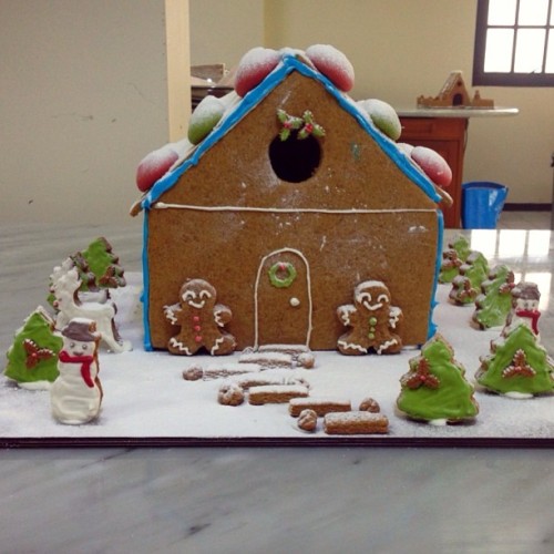 My gingerbread house #test #selfmade #christmas (at The Sages Institute International)