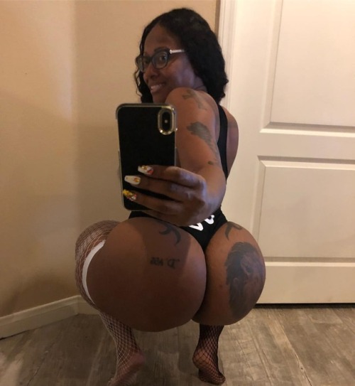 thequeencherokeedass:  Who got the better offense is it Eagles or Patriots? 🦅