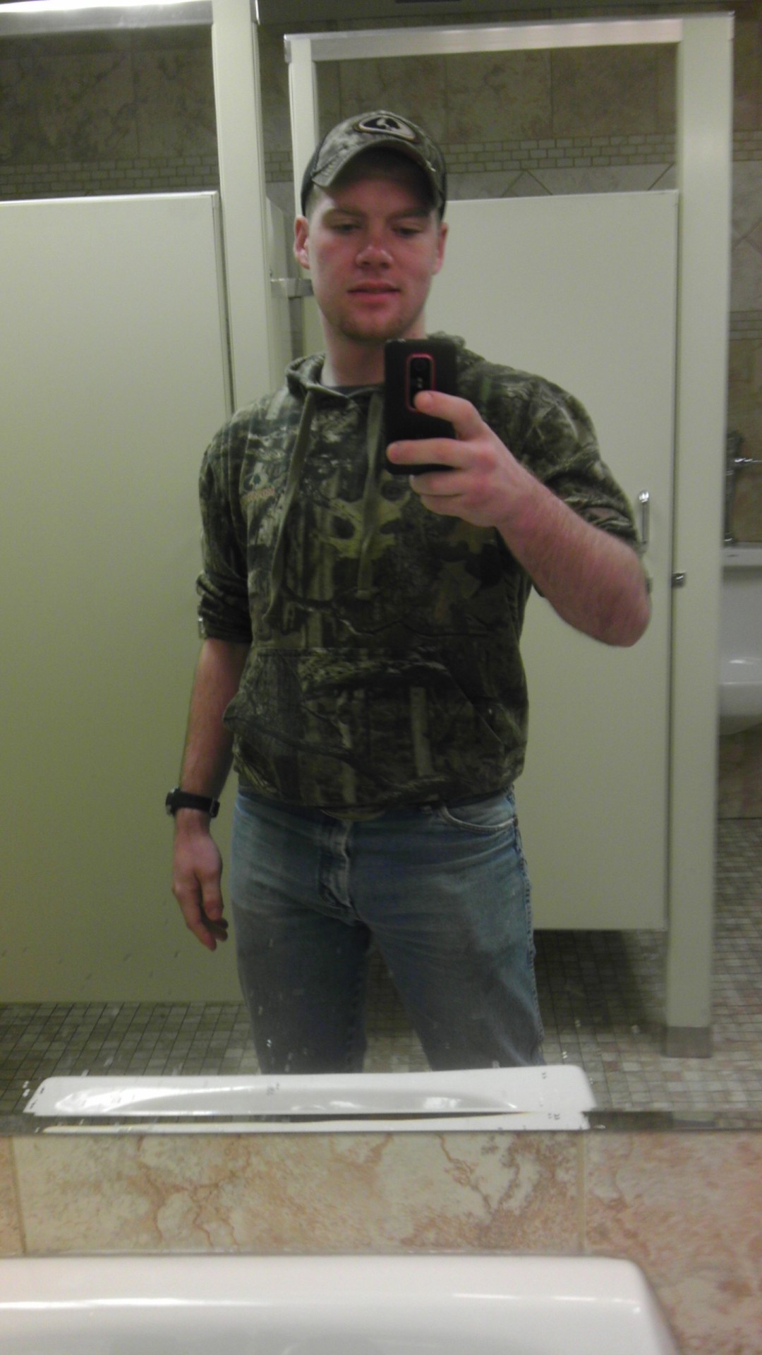 jdokiecowboy:  redneckwch:  21 Dublin Ca,  he’s bi. Love to rub a hole in the