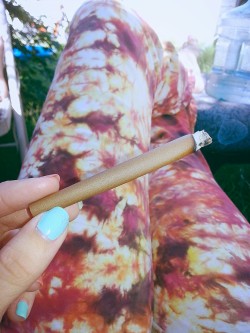 danktokez:  ciryl:  Strawberry cough &amp; girl scout cookies in the blunt ^·^  forever reblogging this 