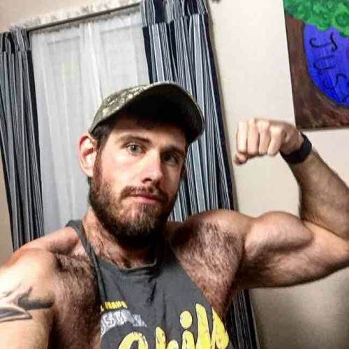 geeyourbushsmellsterrific:  sweatyhairylickable:    http://sweatyhairylickable.tumblr.com for more hairy sweaty dudes!      Just right