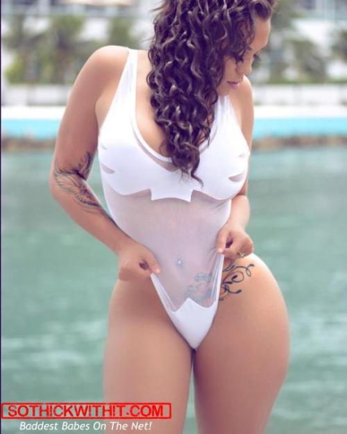 Via http://sothickwithit.com/stwi-eyecandy-overload-part-2-6/STWI EyeCandy Overload Part 2