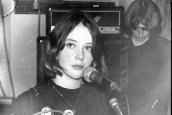 tim-sliwinski:  Rachel Goswell (Slowdive)