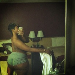 pearhub:  @ms5lettas  #bbw #booty #shorts