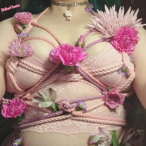 thickestthighs:shibarikuma:Guess who got flowers?! Me!rope from @candykinkstore