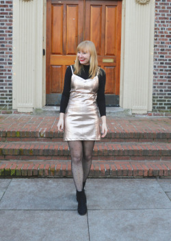 Via Fashion For Your Legs :Https://Fashionforyourlegs.blogspot.com/2019/09/Pantyhose-Inspiration-003-Metallic-Dress.html