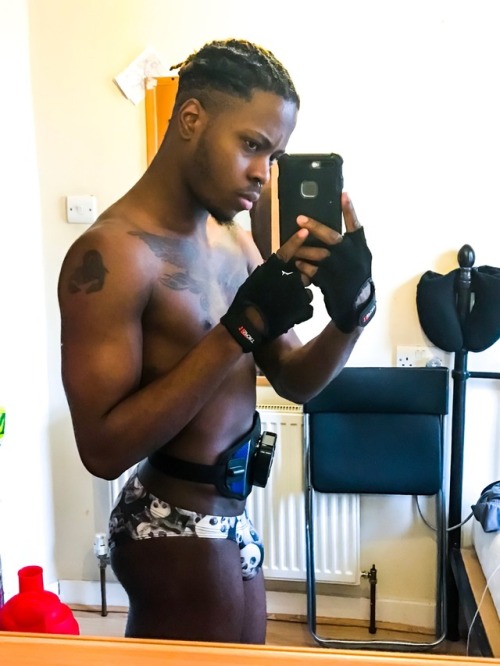 nejhe:  AfterWorkOutSelfie 🤳🏾 for January and February   IG/Twitter @NejheRyutt SnapChat @TheeKingRebel Kik @ Nejhe  YouTube.com/SuperPosterBoy
