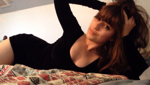 trulyasfuck:  blackturtleneckgirl:  self, ur lookin good  FIONA APPLE 