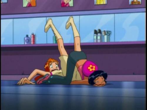 slewdbtumblng: outofcontextanimation: “Totally Spies!”  oh yea~ < |D’‘‘‘‘‘‘
