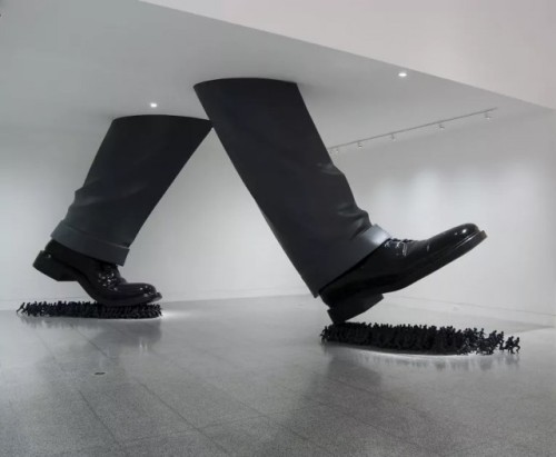 thedarkestlove:asylum-art:  Impressive Installations by Do Ho SuhThe South Korean artist Do Ho Suh  creates huge sculptures and installations that will leave you  open-mouthed. His works defy conventional notions of scale. The artist  appropriates the