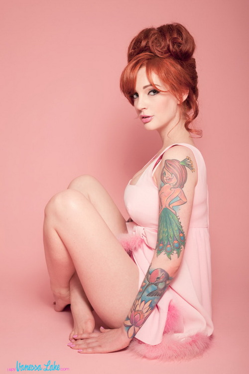 sexy-redhead-girl:  Redhead Girl http://redheads-in-lingerie.blogspot.com/