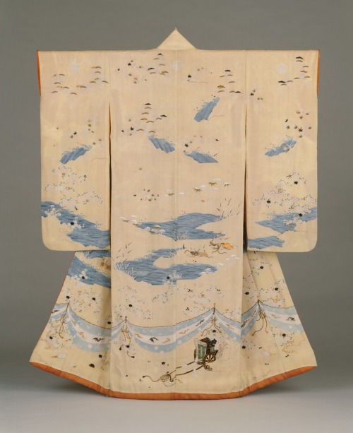 Japanese Edo period Chirimen weave robes;Kosode with Snow-covered Mandarin Orange Trees and Poem, la