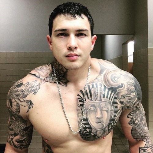 straightbait17: Oahu stud! Got more of him. Thick AF! Love him!