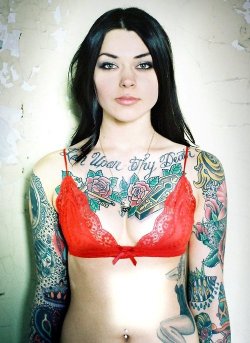 tatos-girls:  Tattooed girls are hothttp://tatos-girls.tumblr.com