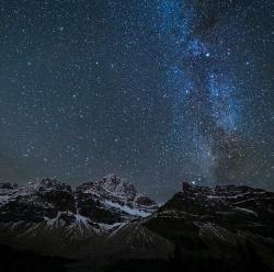 canadian-space-agency:  Aiming for the stars Photo credit: bunleephotography/TravelAlberta/ExploreCanada