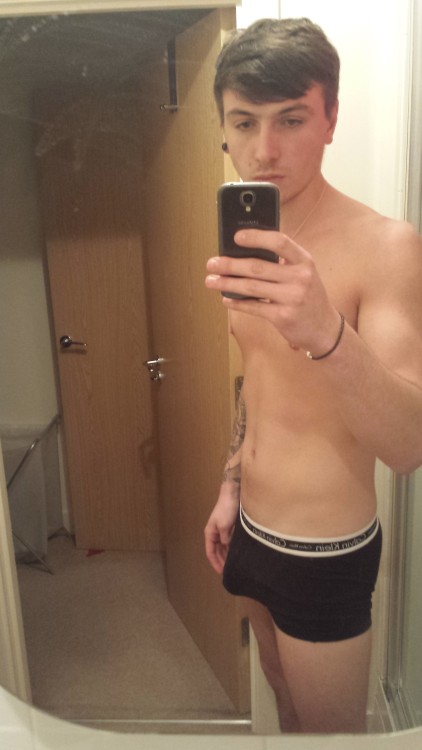 myukladsnaked:  ritchie got suspicious, all he would send :(