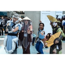 bloodinmyink:  I’m guessing #airbenders just don’t do #cons. And #firenation.. please watch where you’re pointing that.. #avatar #anime #animeexpo #animeexpo2014 #losangeles #ax #ax2014 #earthbender #earthkingdom #waterbender #waternation #cosplay