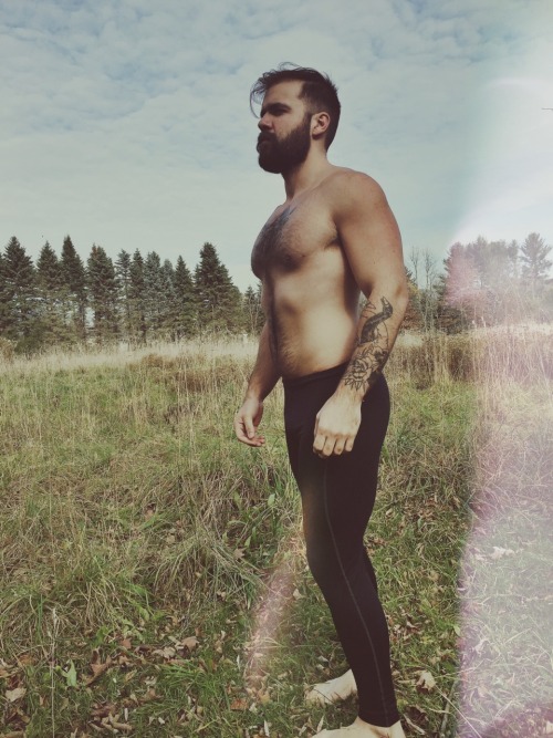 valykas:  Beautiful autumn day, so I decided to do some yoga outside. Snapped a selfie because why not?