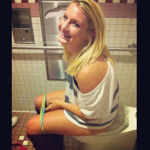 TOILET PEE