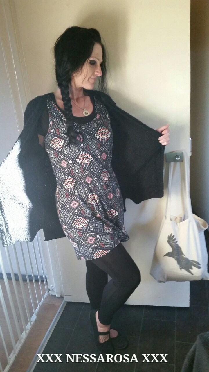 nessarosa7lee:  27 April 15 … today’s outfit. …was a long morning shift.  Best