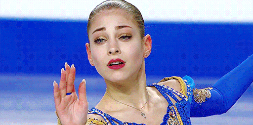 jardinaquatique:Alena Kostornaia wins her first championship title (Junior Grand Prix Final 201