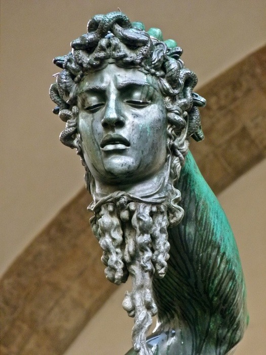 poseido-del-alba:  scribe4haxan:  Perseus with the Head of Medusa, 1545 (bronze,