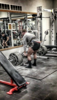 jerameylowry:  555x1 deadlift last session,